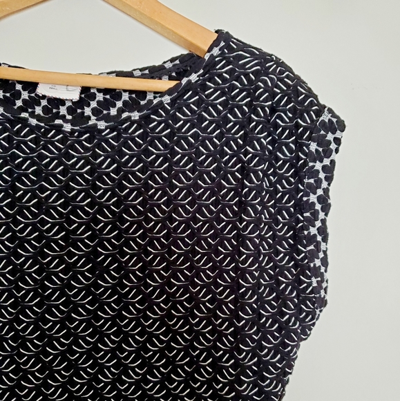 Anthropologie black and white weaved knitted top - Picture 4 of 6
